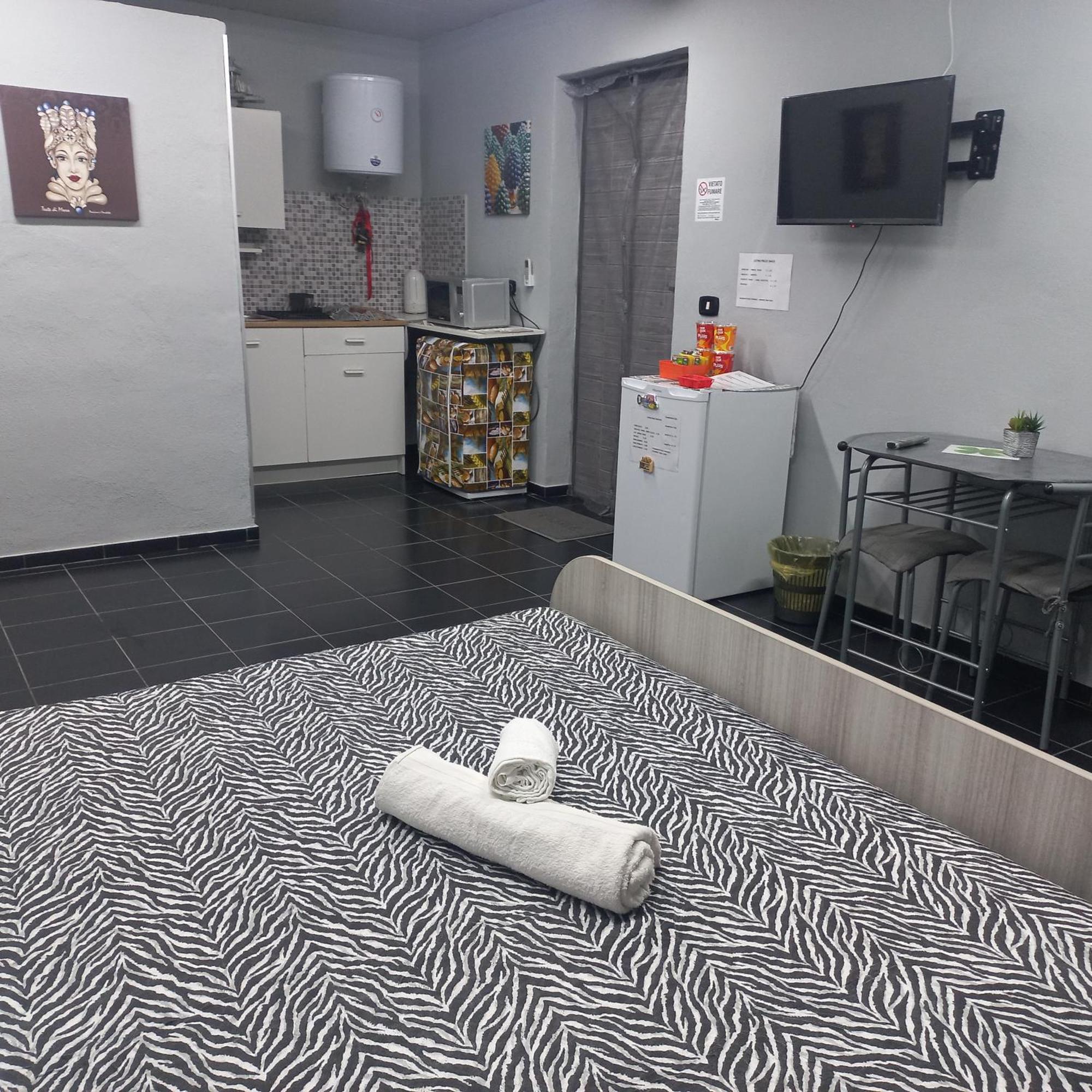 House Il Quadrifoglio Airport Fontanarossa Bed & Breakfast Katanya Dış mekan fotoğraf
